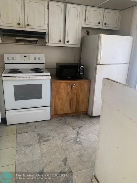 Active With Contract: $60,000 (1 beds, 1 baths, 730 Square Feet)