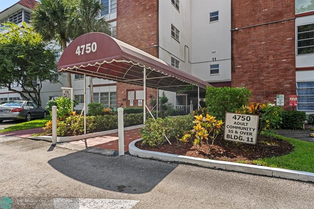 Active With Contract: $85,000 (1 beds, 1 baths, 920 Square Feet)