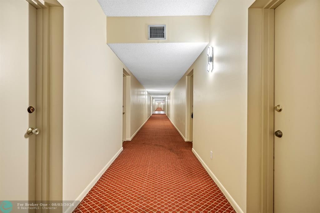 Active With Contract: $85,000 (1 beds, 1 baths, 920 Square Feet)