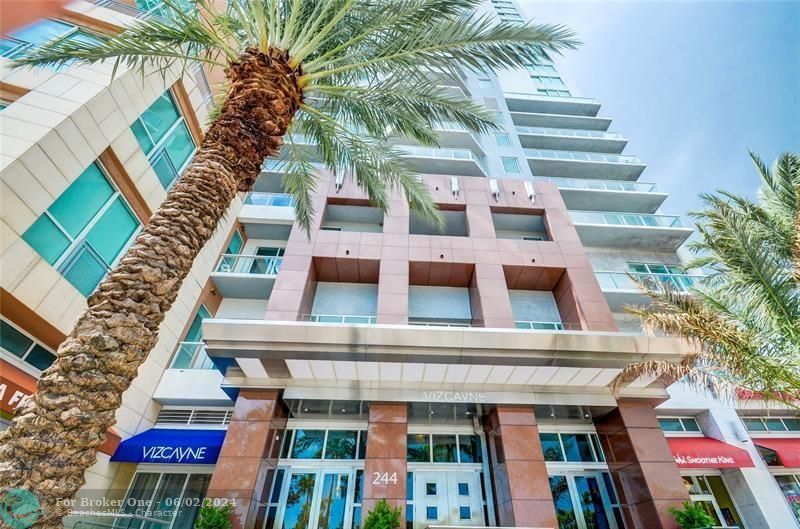 Recently Sold: $415,900 (1 beds, 1 baths, 978 Square Feet)