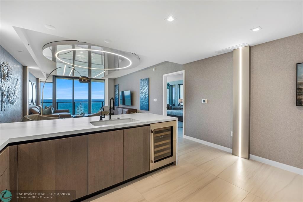 For Sale: $2,995,000 (3 beds, 3 baths, 2290 Square Feet)