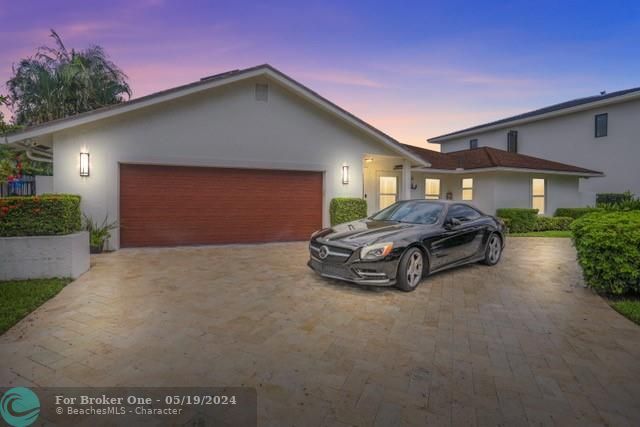 Active With Contract: $3,399,000 (4 beds, 4 baths, 2873 Square Feet)