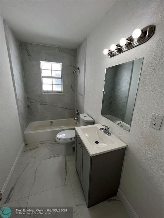 合同活跃: $2,300 (2 贝兹, 1 浴室, 1430 平方英尺)