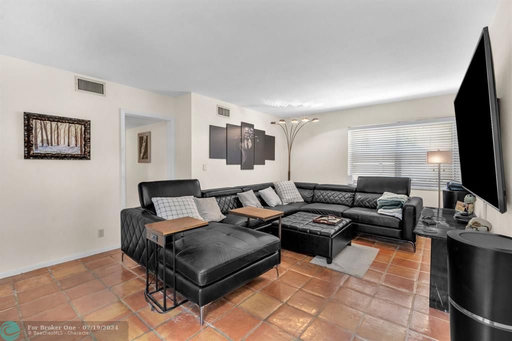 Active With Contract: $1,599,000 (0 beds, 0 baths, 3992 Square Feet)