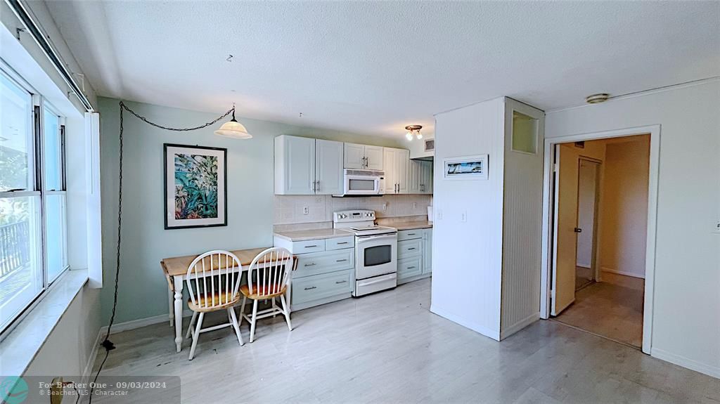 For Rent: $1,195 (1 beds, 1 baths, 468 Square Feet)