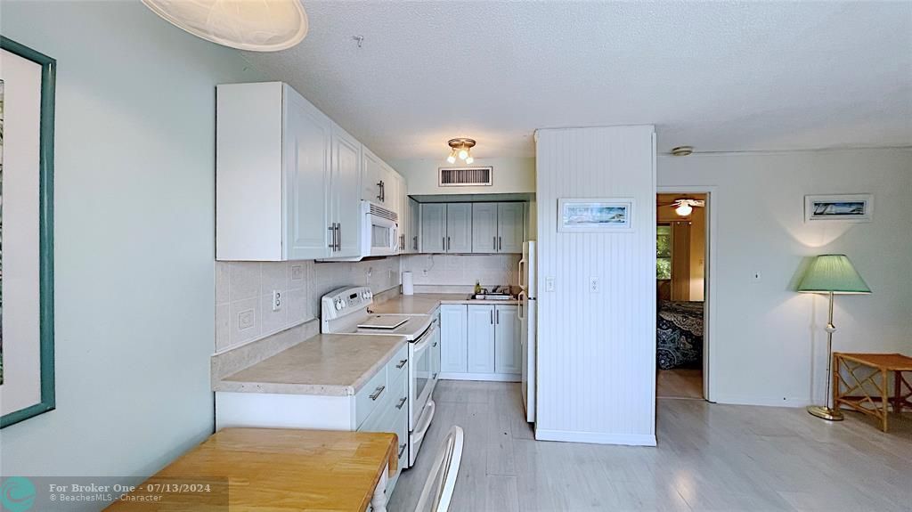 For Rent: $1,195 (1 beds, 1 baths, 468 Square Feet)