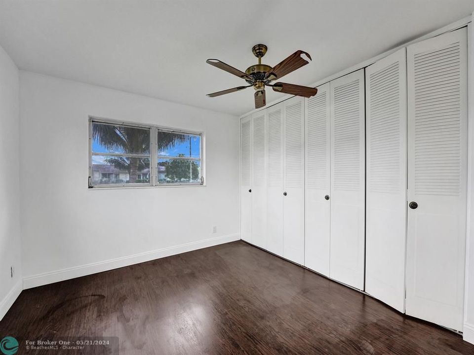 Active With Contract: $100,000 (1 beds, 1 baths, 761 Square Feet)