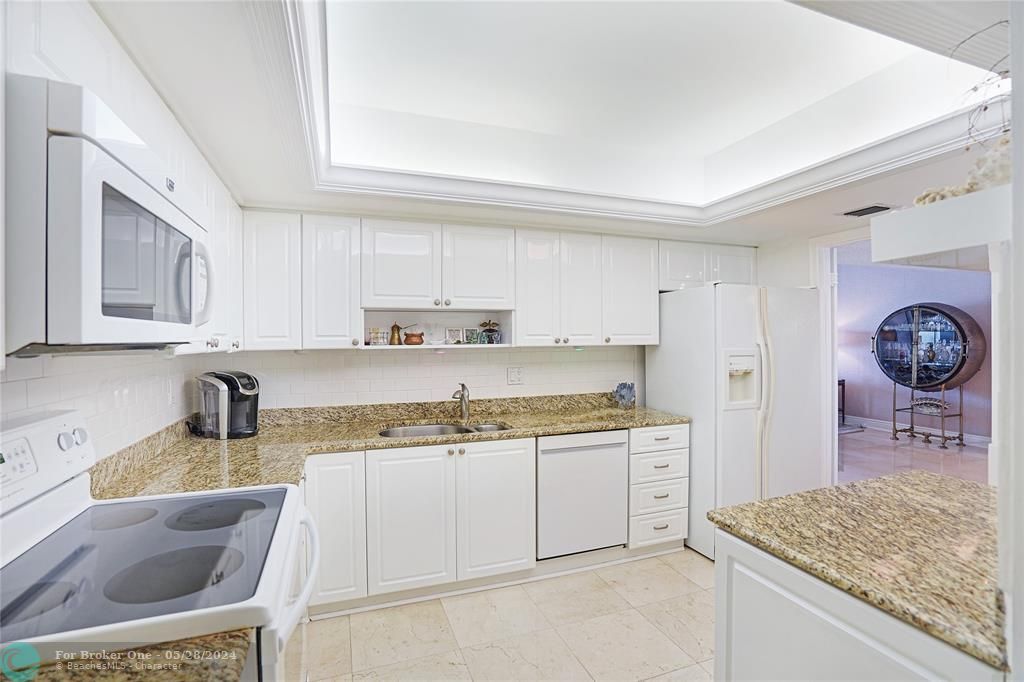Active With Contract: $749,000 (2 beds, 2 baths, 1600 Square Feet)
