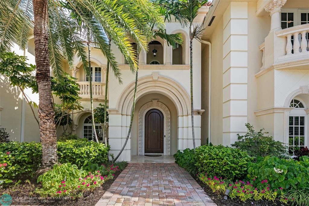 Active With Contract: $8,945,000 (7 beds, 7 baths, 7484 Square Feet)