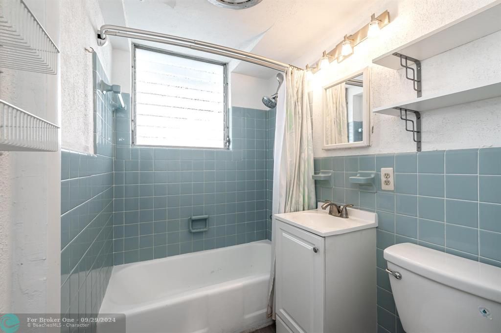 For Sale: $175,000 (0 beds, 1 baths, 532 Square Feet)