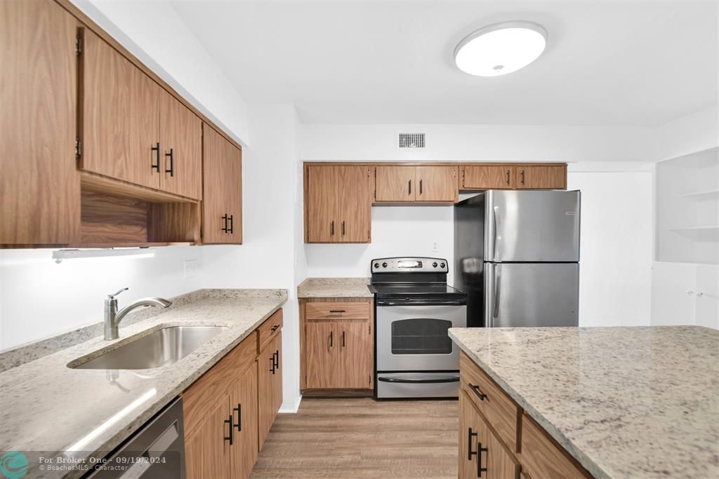 Active With Contract: $3,300 (3 beds, 2 baths, 1694 Square Feet)