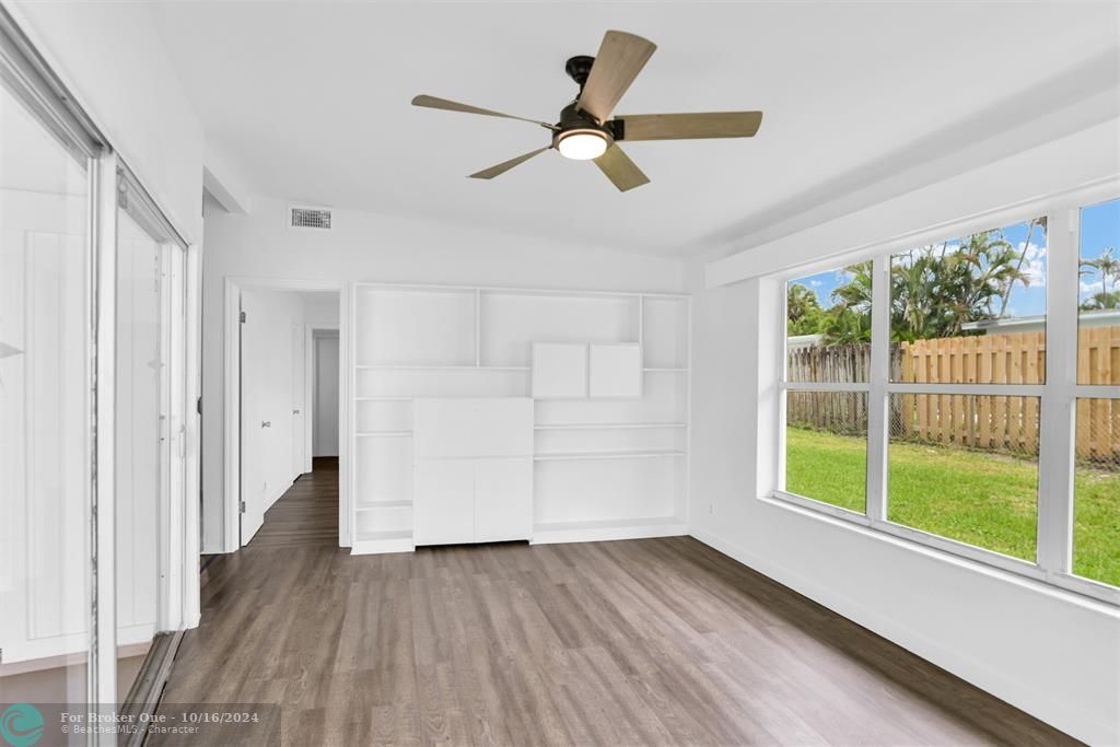 Active With Contract: $3,300 (3 beds, 2 baths, 1694 Square Feet)