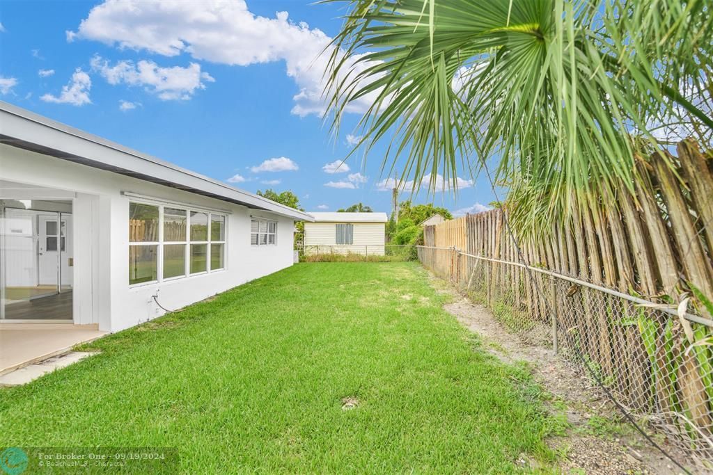 Active With Contract: $3,300 (3 beds, 2 baths, 1694 Square Feet)