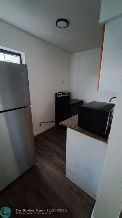 Active With Contract: $1,695 (1 beds, 1 baths, 5058 Square Feet)