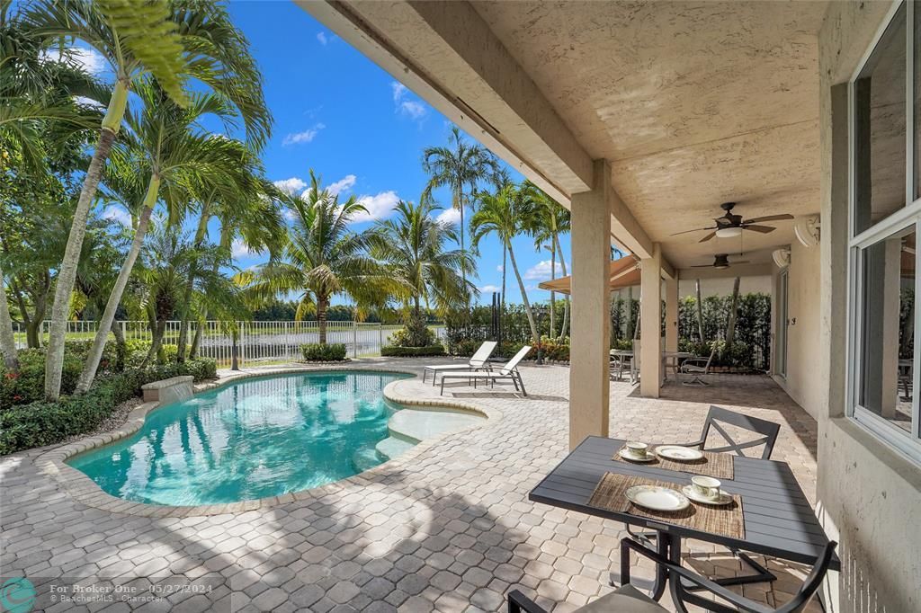 Recently Sold: $1,295,000 (5 beds, 4 baths, 3092 Square Feet)