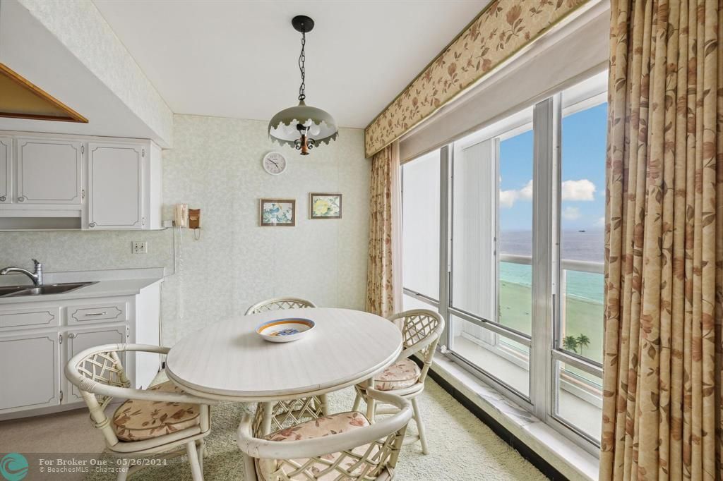 Active With Contract: $1,195,000 (2 beds, 2 baths, 1912 Square Feet)