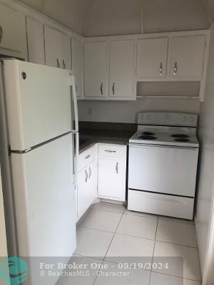 Active With Contract: $1,300 (1 beds, 1 baths, 0 Square Feet)