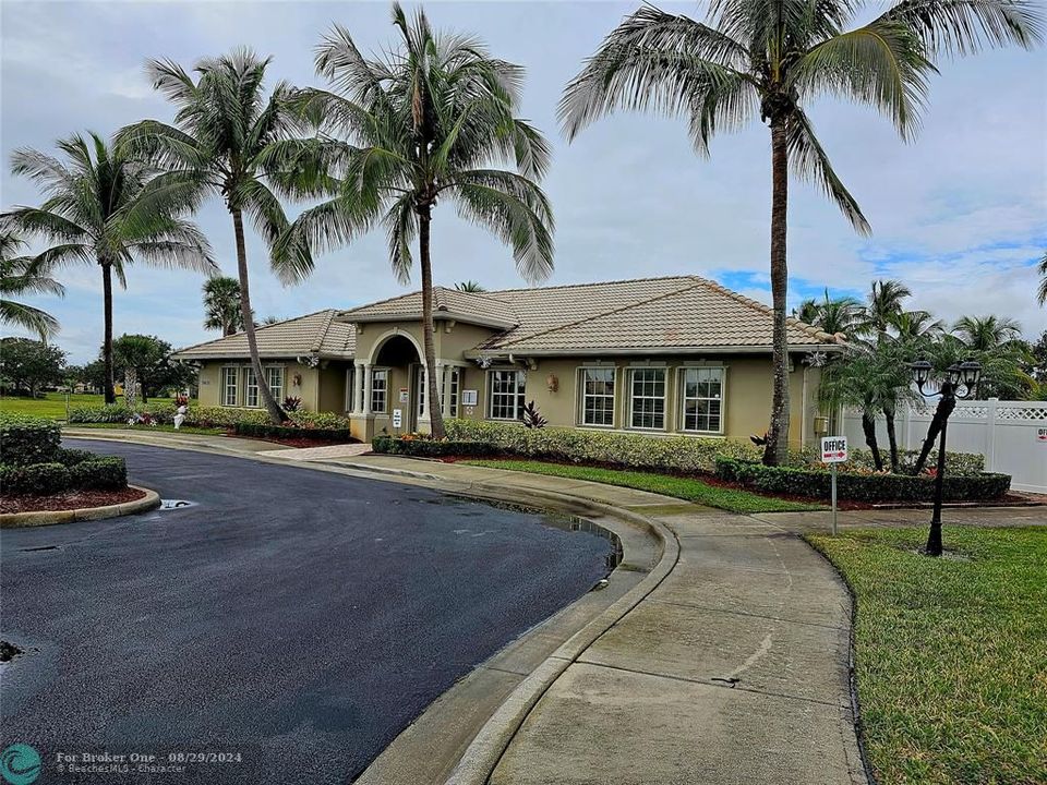 For Sale: $424,900 (3 beds, 2 baths, 1956 Square Feet)