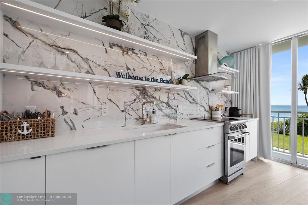 Recently Sold: $1,435,000 (2 beds, 2 baths, 1294 Square Feet)