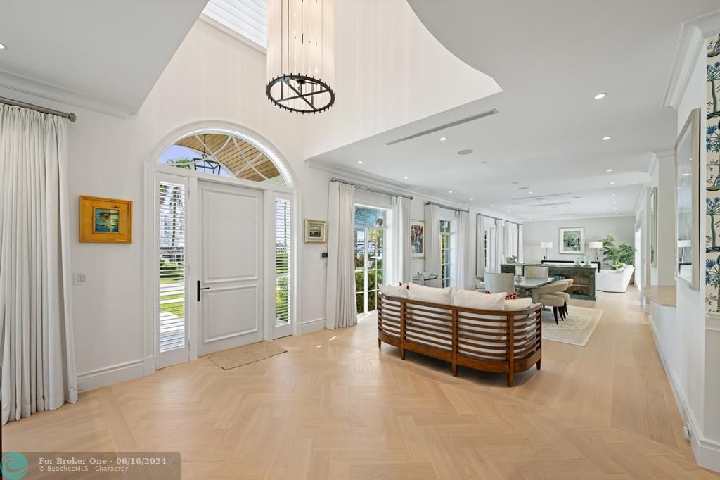 Recently Sold: $12,995,000 (6 beds, 7 baths, 5364 Square Feet)
