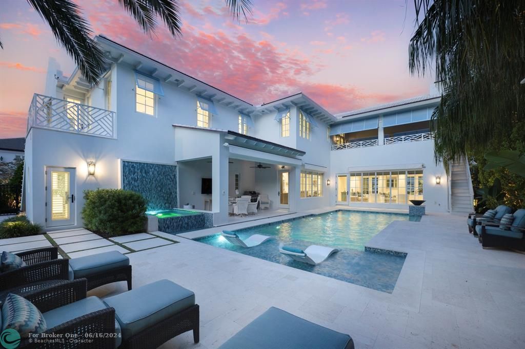 Recently Sold: $12,995,000 (6 beds, 7 baths, 5364 Square Feet)