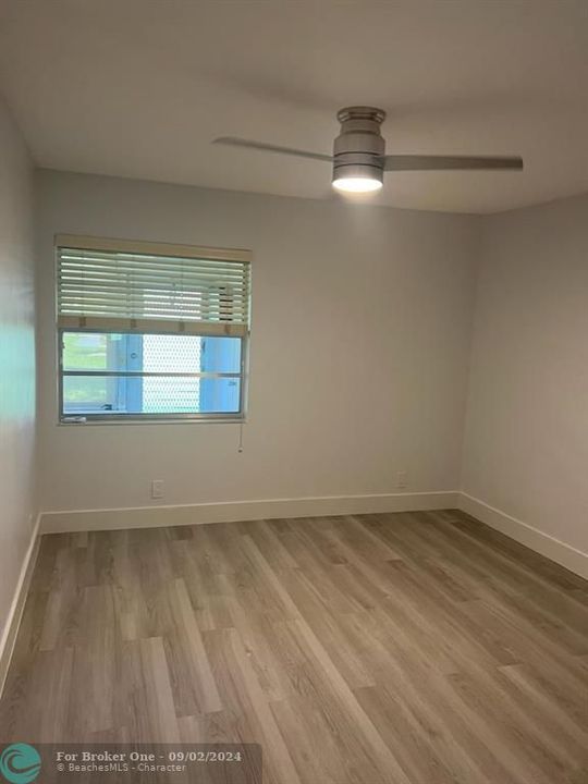 For Sale: $199,600 (2 beds, 2 baths, 907 Square Feet)