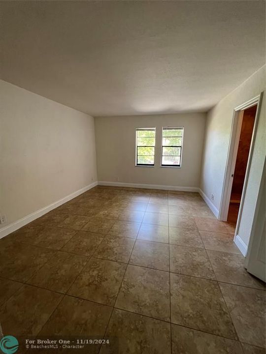 Active With Contract: $2,600 (3 beds, 2 baths, 1750 Square Feet)