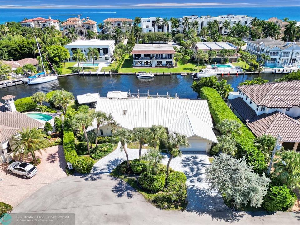 Recently Sold: $3,795,000 (4 beds, 3 baths, 2812 Square Feet)