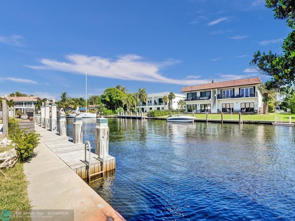 Active With Contract: $3,795,000 (4 beds, 3 baths, 2812 Square Feet)