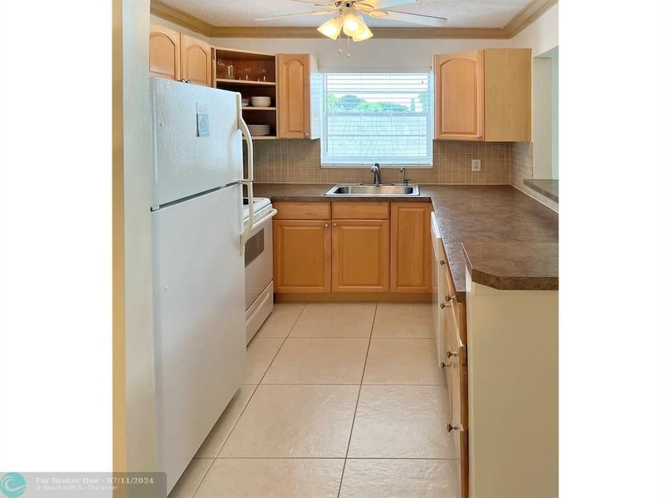 Recently Sold: $109,900 (1 beds, 1 baths, 703 Square Feet)
