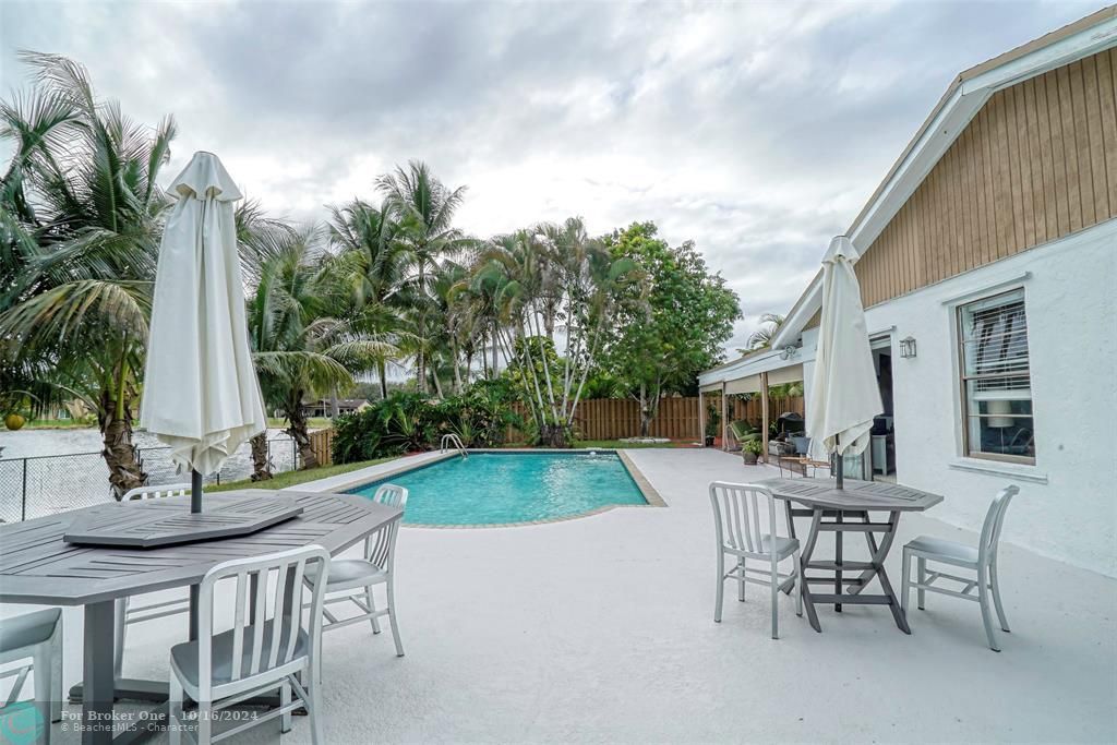 Recently Sold: $778,000 (3 beds, 2 baths, 1856 Square Feet)