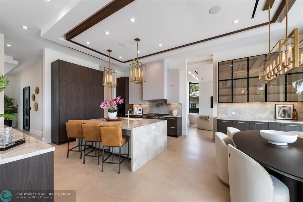 Recently Sold: $14,900,000 (6 beds, 6 baths, 7032 Square Feet)