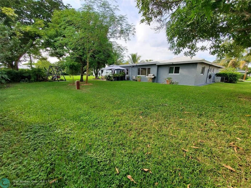 Active With Contract: $460,000 (2 beds, 2 baths, 1629 Square Feet)