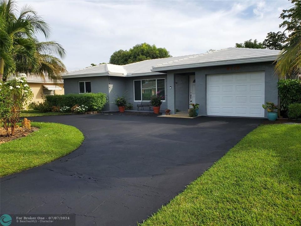 Recently Sold: $460,000 (2 beds, 2 baths, 1629 Square Feet)