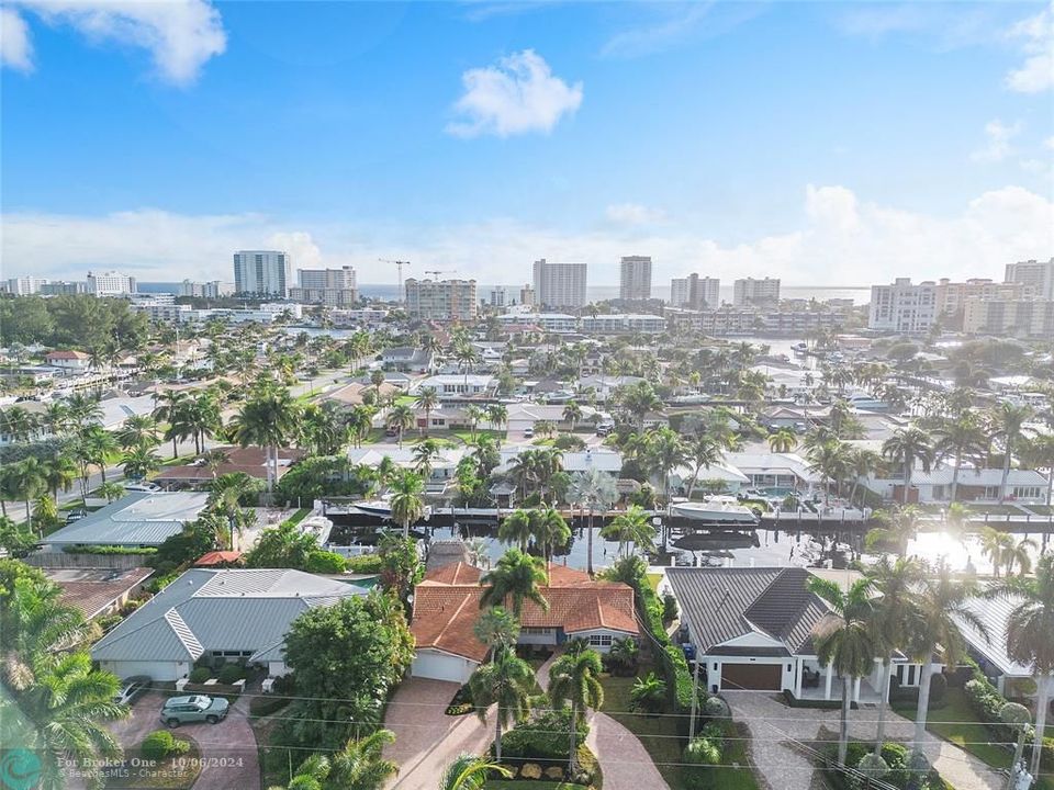 Active With Contract: $1,975,000 (3 beds, 2 baths, 2024 Square Feet)