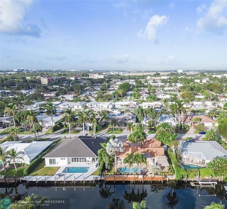 For Sale: $1,975,000 (3 beds, 2 baths, 2024 Square Feet)