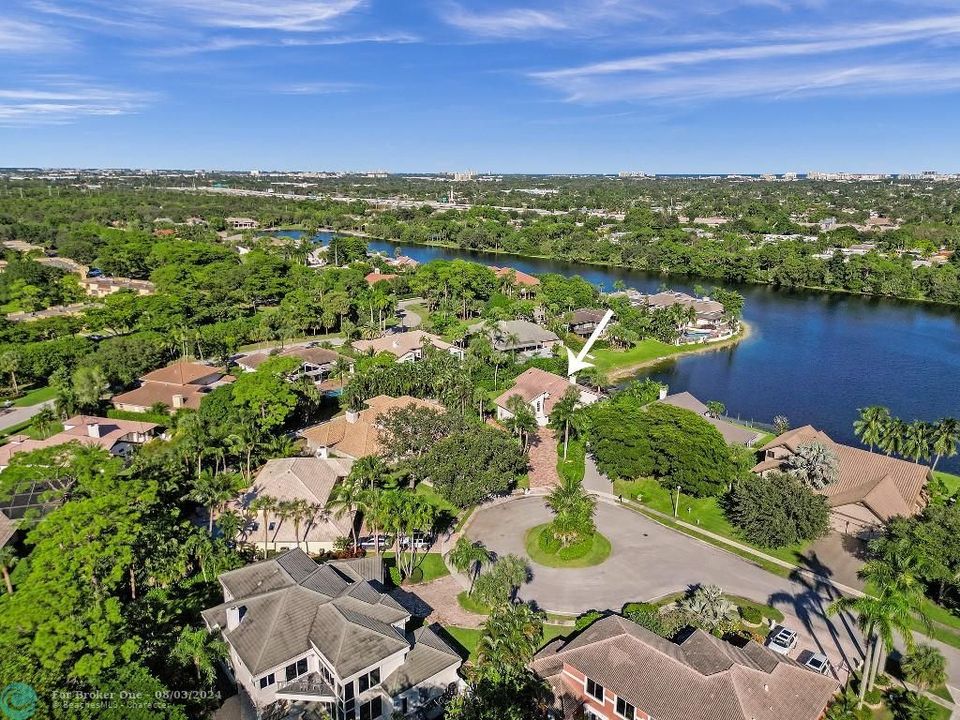 For Sale: $2,550,000 (4 beds, 3 baths, 3100 Square Feet)