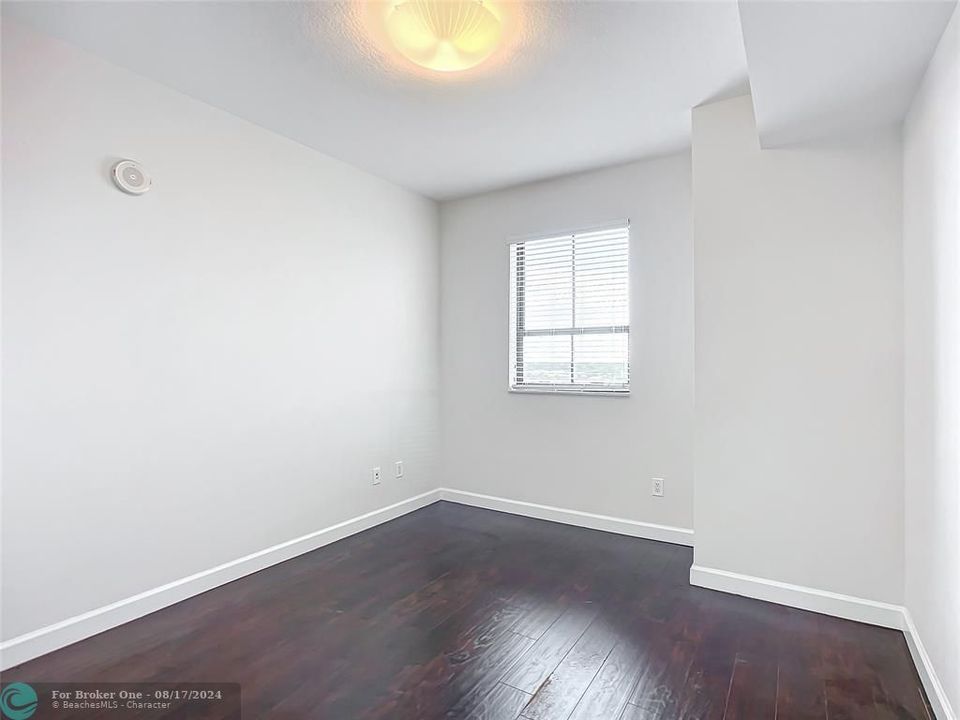 For Sale: $469,000 (2 beds, 2 baths, 1347 Square Feet)