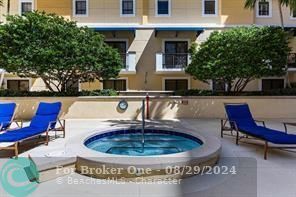 For Sale: $469,000 (2 beds, 2 baths, 1347 Square Feet)