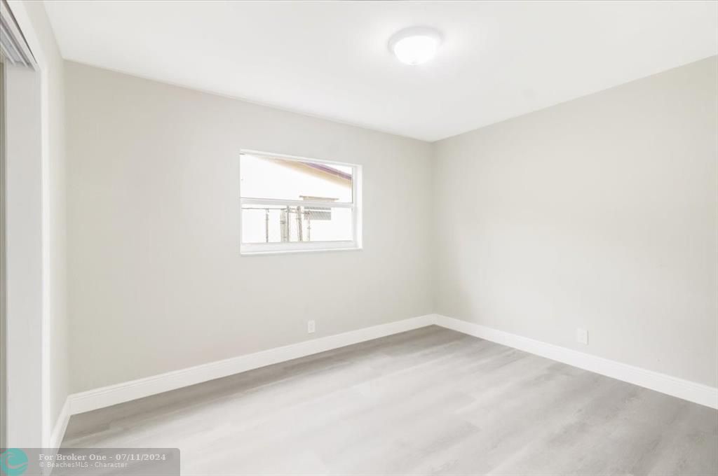 Active With Contract: $528,000 (3 beds, 2 baths, 1832 Square Feet)