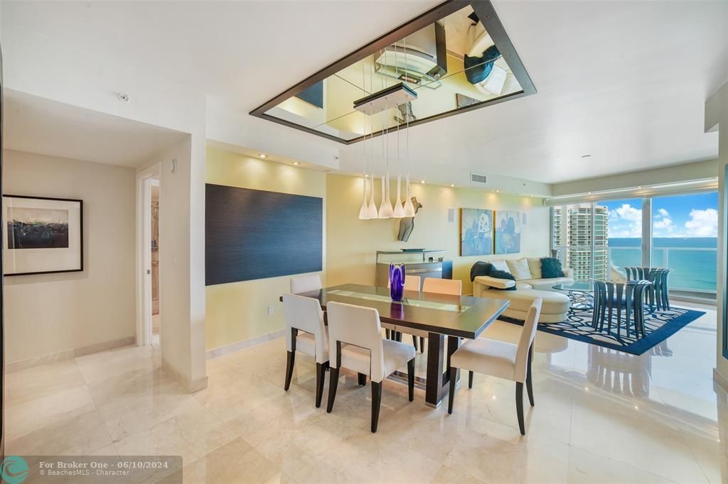 Active With Contract: $1,945,000 (3 beds, 3 baths, 2627 Square Feet)