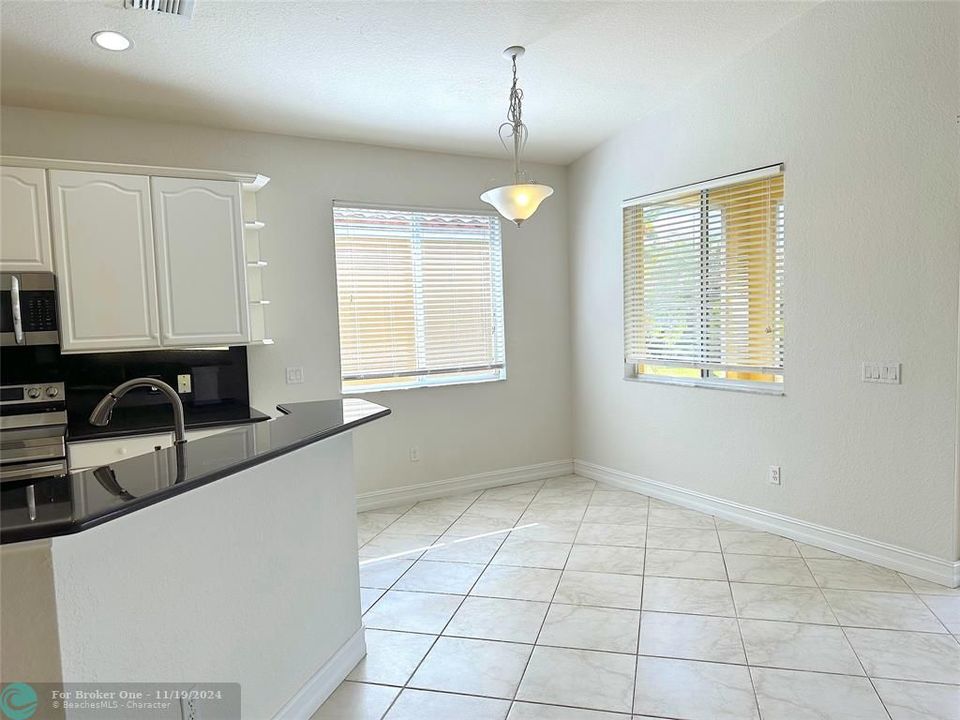 For Rent: $2,400 (2 beds, 2 baths, 1724 Square Feet)