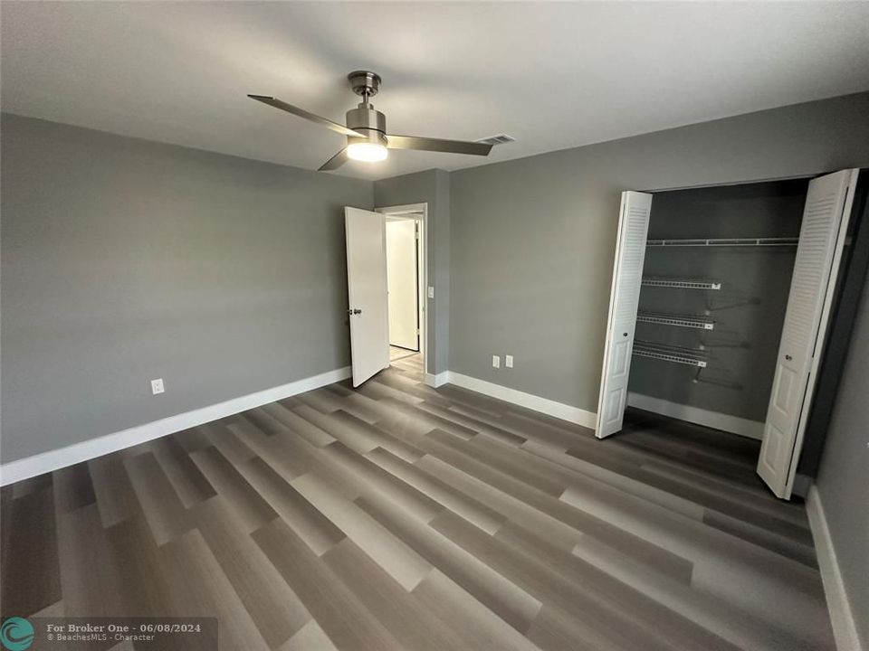 For Sale: $99,900 (2 beds, 2 baths, 1383 Square Feet)