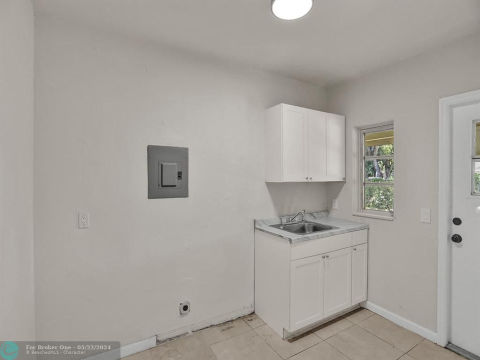 Recently Sold: $1,950 (2 beds, 1 baths, 0 Square Feet)