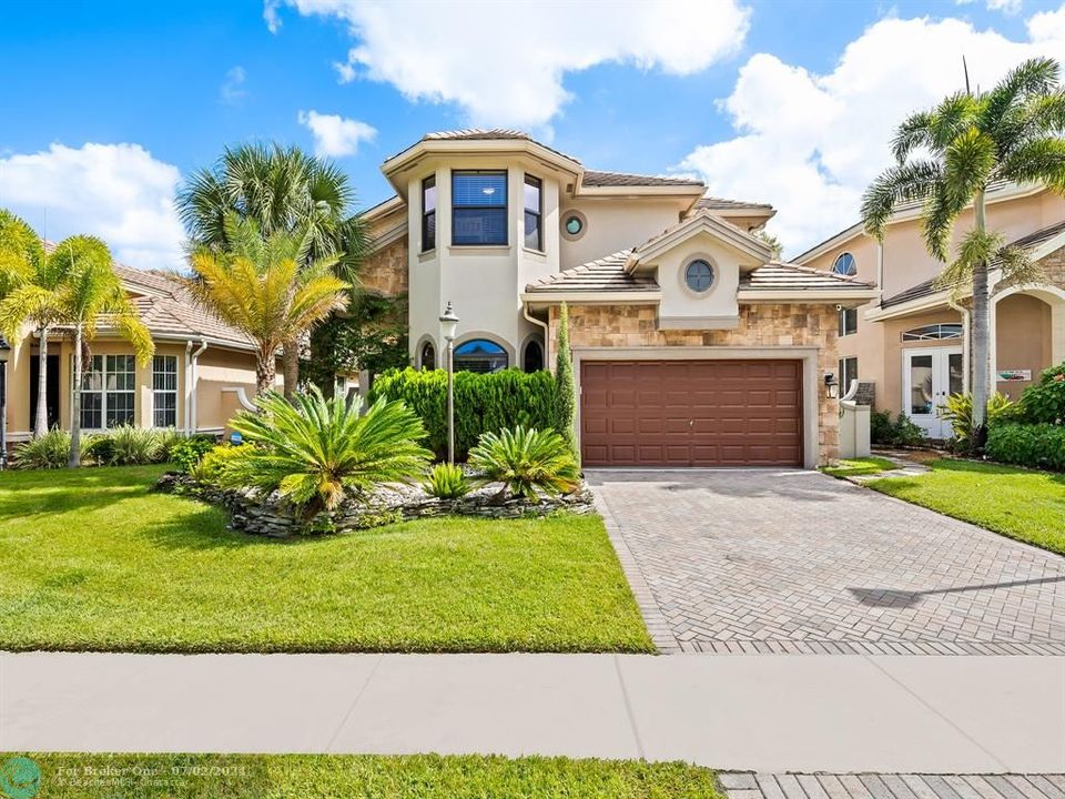Recently Sold: $1,000,000 (5 beds, 4 baths, 3819 Square Feet)