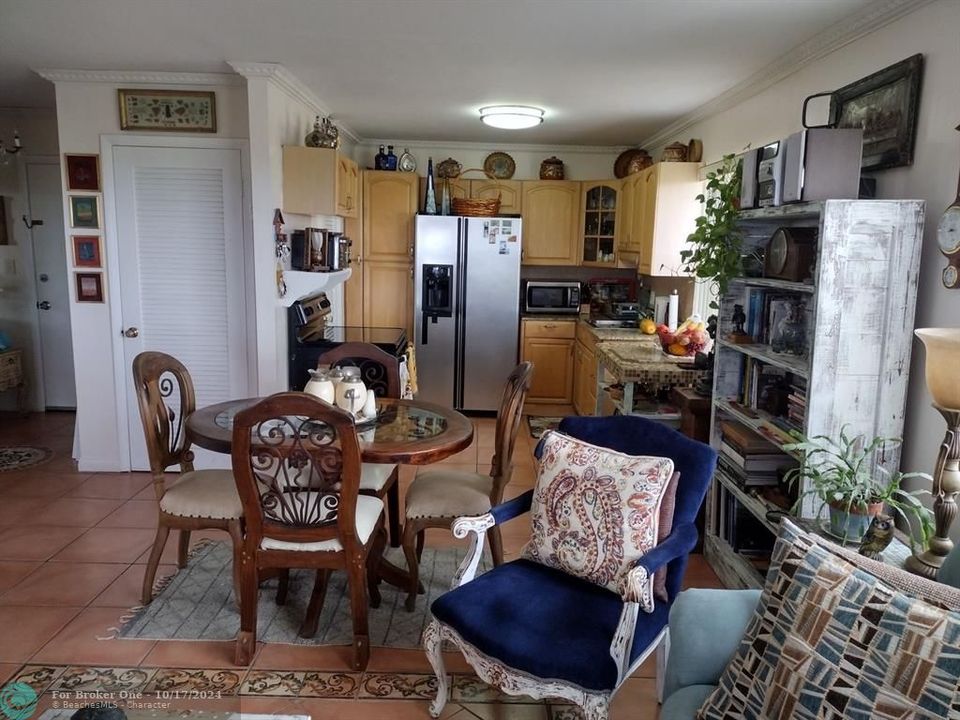 For Rent: $2,150 (1 beds, 1 baths, 800 Square Feet)