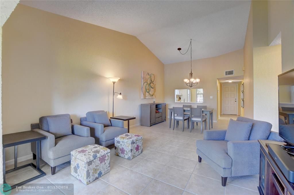 Active With Contract: $349,990 (2 beds, 2 baths, 1264 Square Feet)