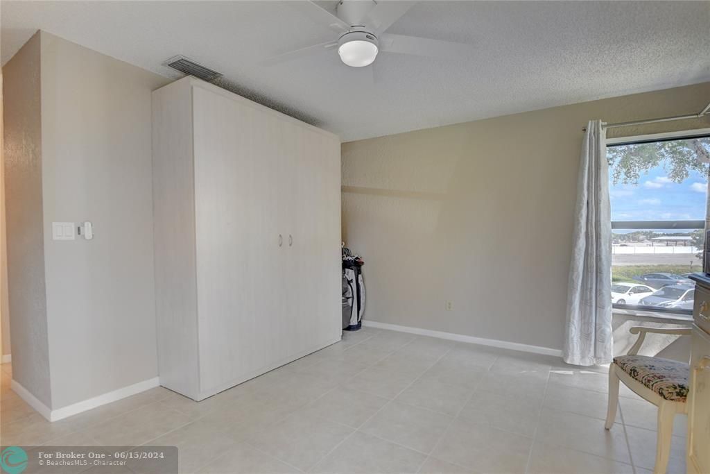 Active With Contract: $349,990 (2 beds, 2 baths, 1264 Square Feet)
