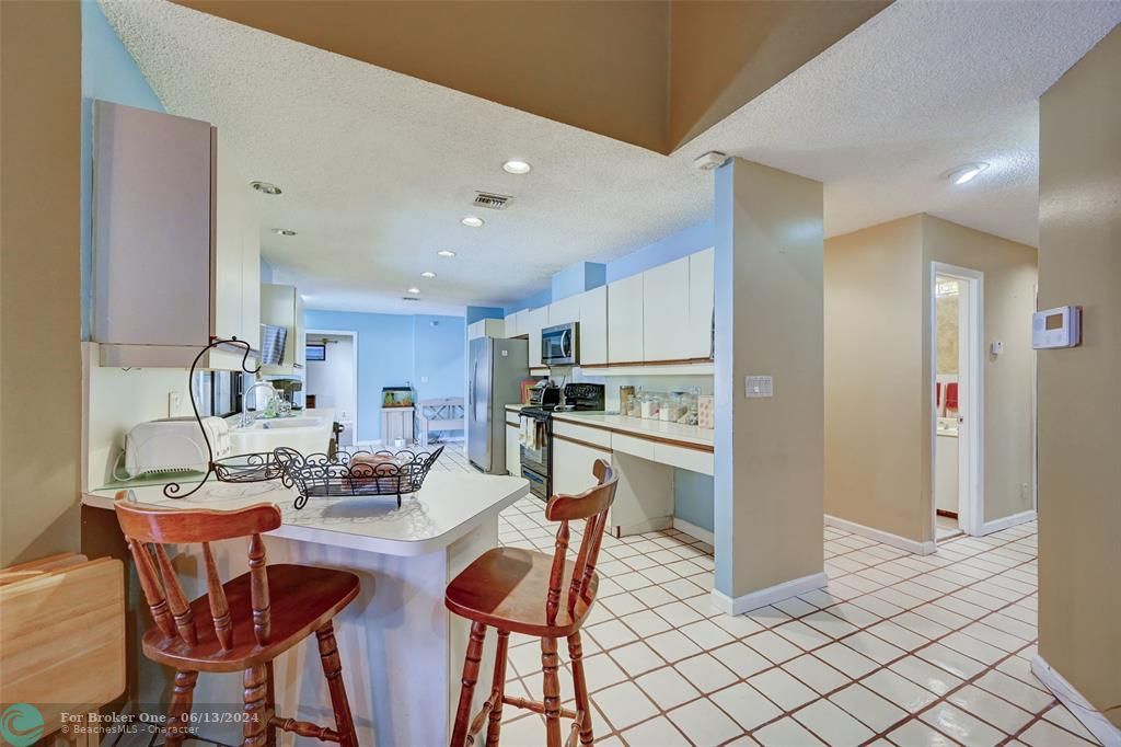 Recently Sold: $640,000 (4 beds, 2 baths, 2458 Square Feet)