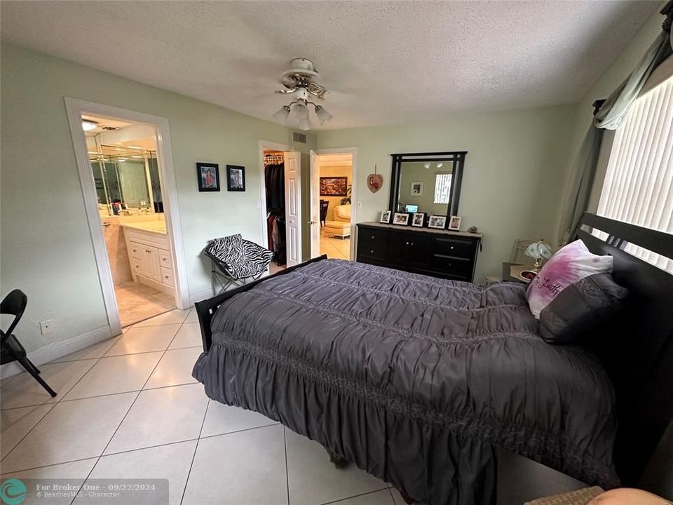 For Sale: $179,000 (2 beds, 2 baths, 1142 Square Feet)